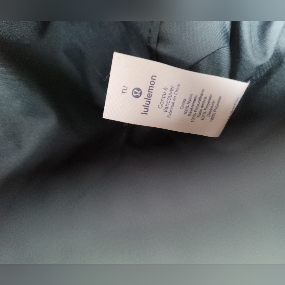 NWOT- Lululemon Gym Shoulder/City Bag - Picture 9 of 16